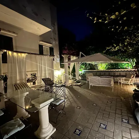 Konukevi Casa Sofia 3*