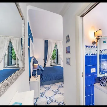 Konukevi Casa Sofia 3*
